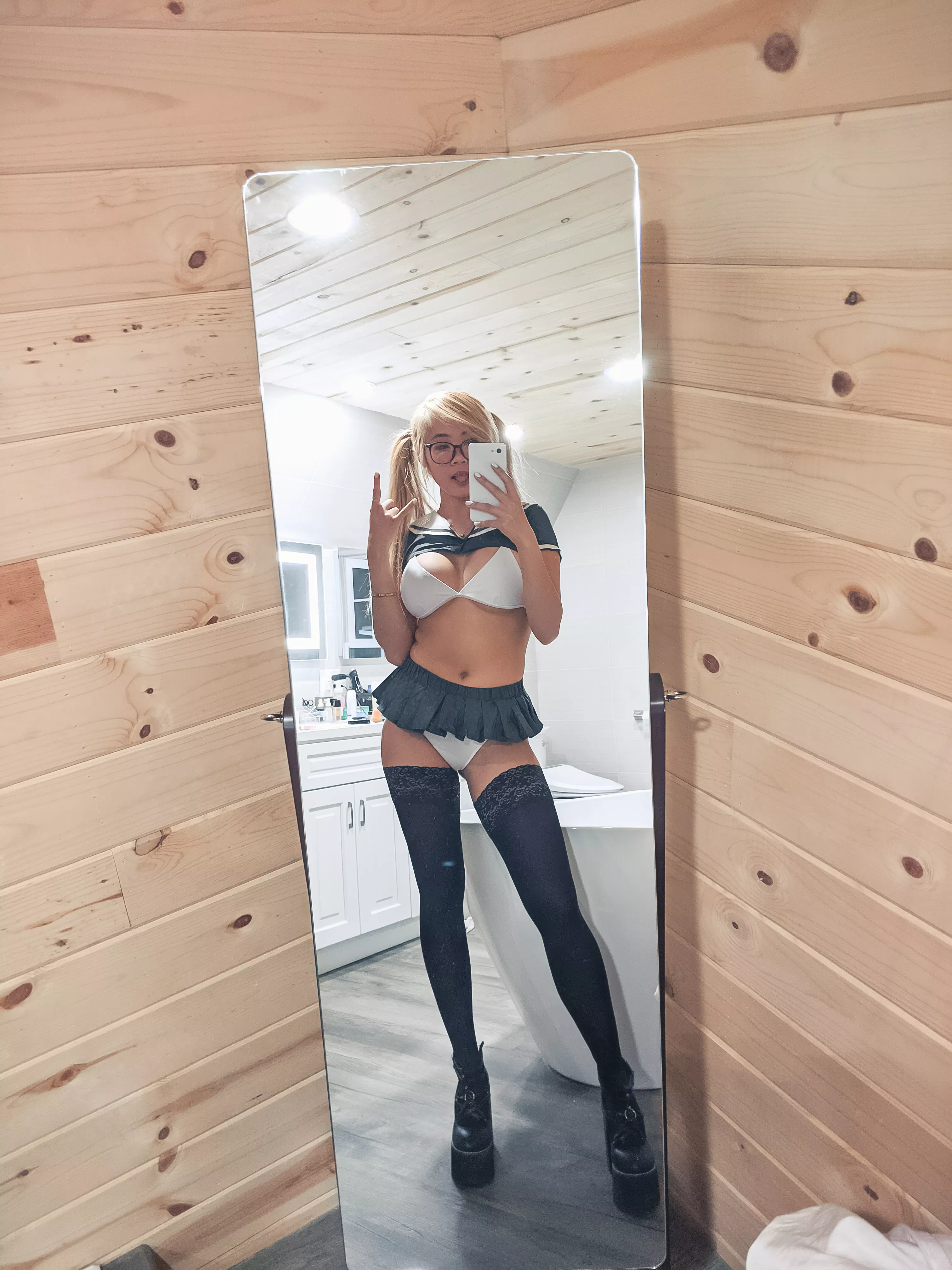 [OC] Gimme love and I'll do the same for you <3 posted by liquidpyro