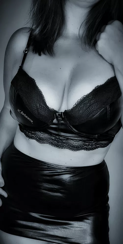 [OC] Hope my cleavage can brighten your day by _Barbaranne_