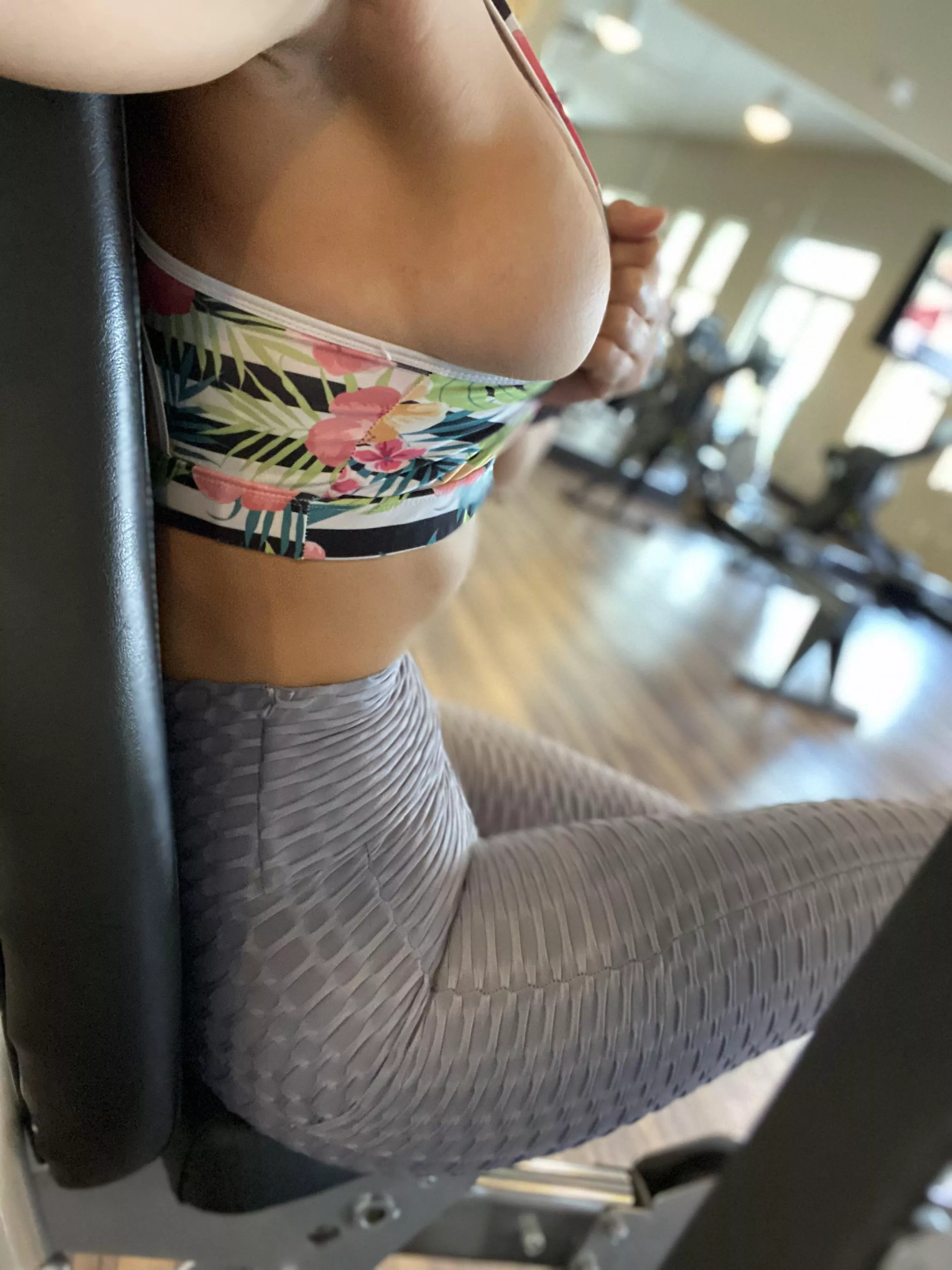 [OC] quick flash 📸 posted by napolita50