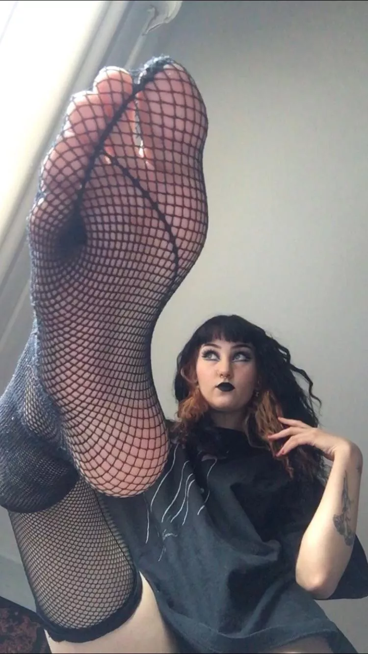 [oc] this is what you will see before i brutally crush your balls posted by sipetinh