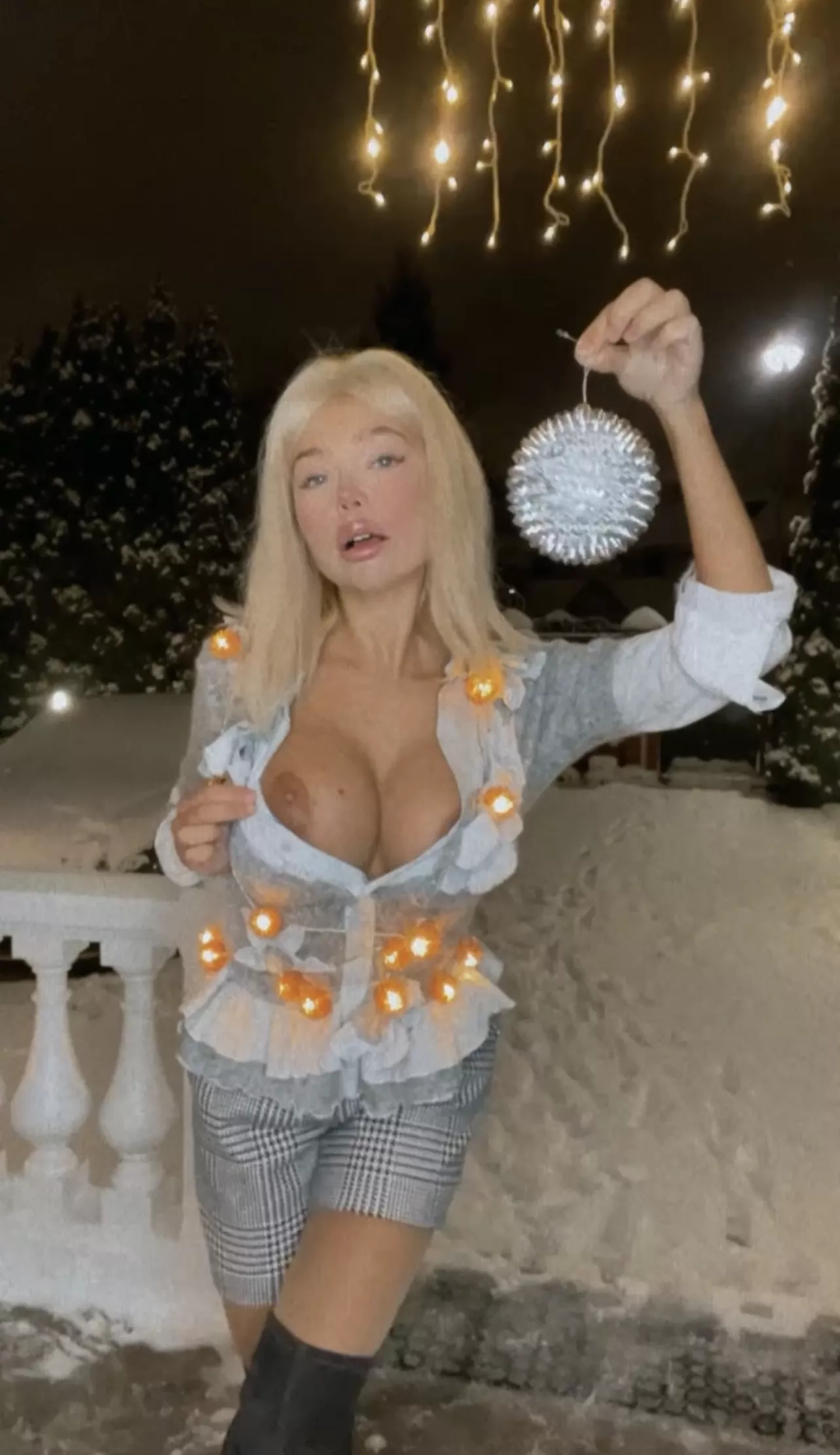 [OC] which is bigger? 😝 posted by ConstanReception