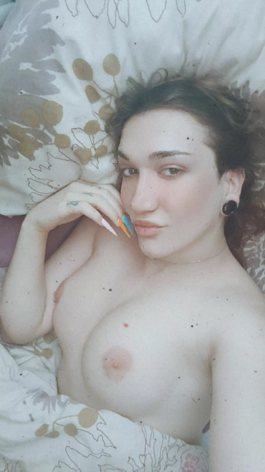 {OC} Would u like wake up beside this pretty face? 🥺 posted by Icy-DiamondX