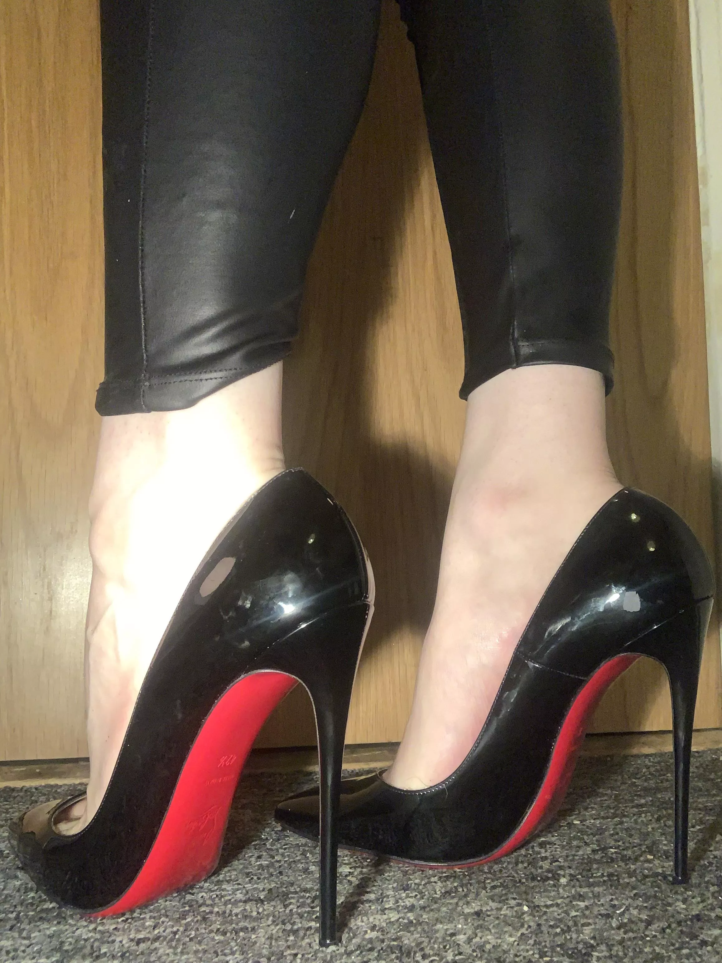 [OC]Lovely clean pic of my Louboutins 🍒🍒🍒❤️❤️❤️❤️ posted by simply-heels