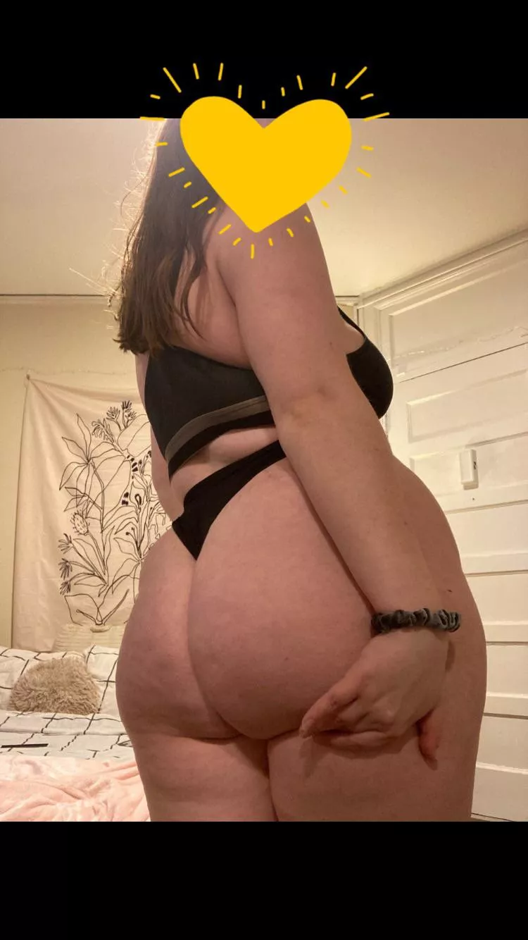 OF in bio 💖 posted by Spirited-Carry21