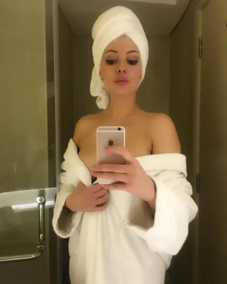 Off the shoulder by [deleted]