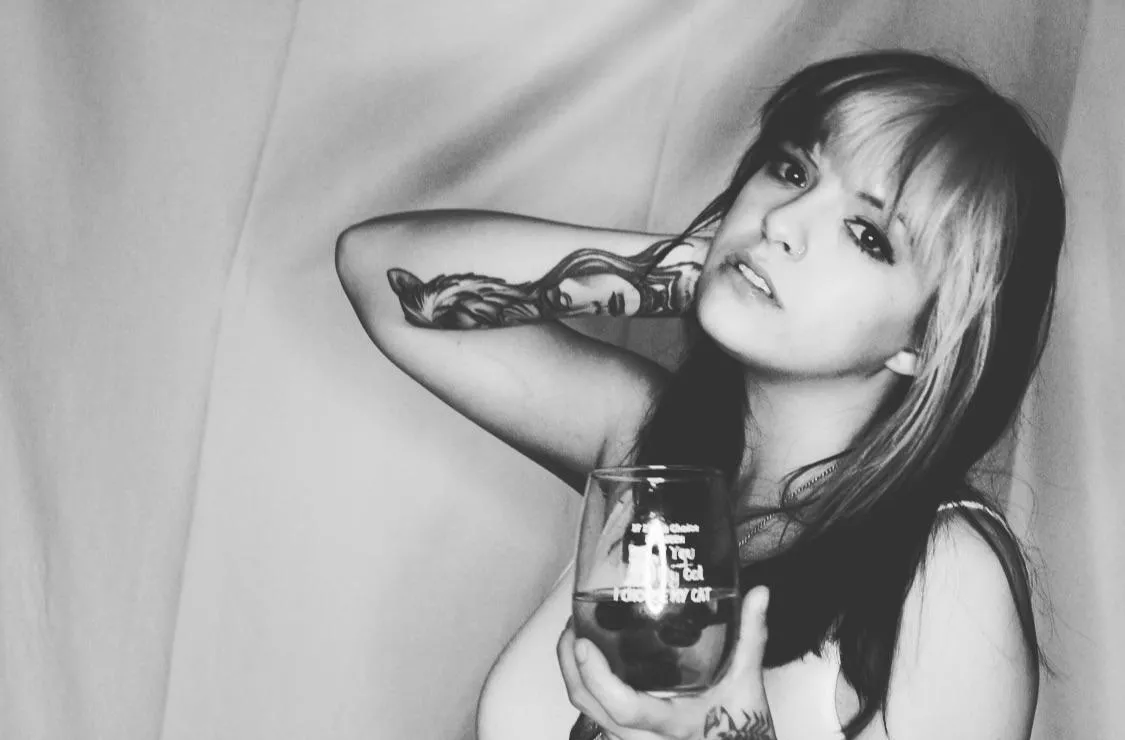 Offering sessions & day long gfes again ❤️❤️❤️ posted by gabriiellemarie