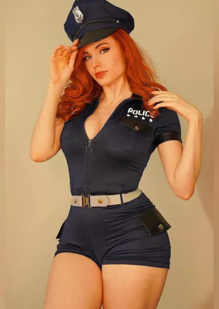 Officer Babe 💋 by ApTheArchitect