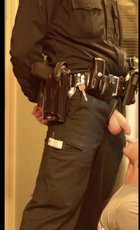 Officer bf feeding me his creamy load after a long shift by trans3ferris