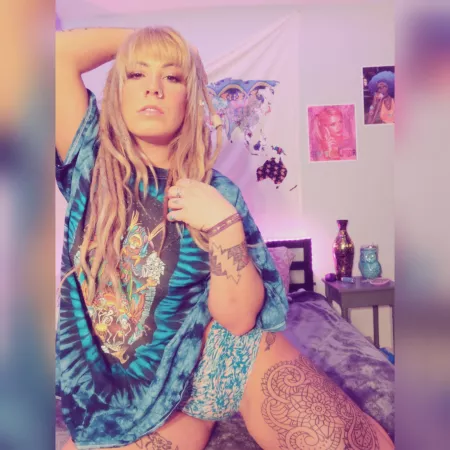 Oh hey hi do you like music? by emmyxchelle