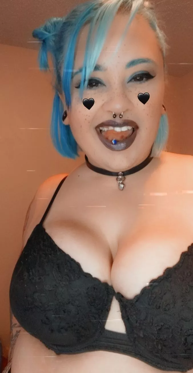 Oh heyy😈 posted by stonedkittyy