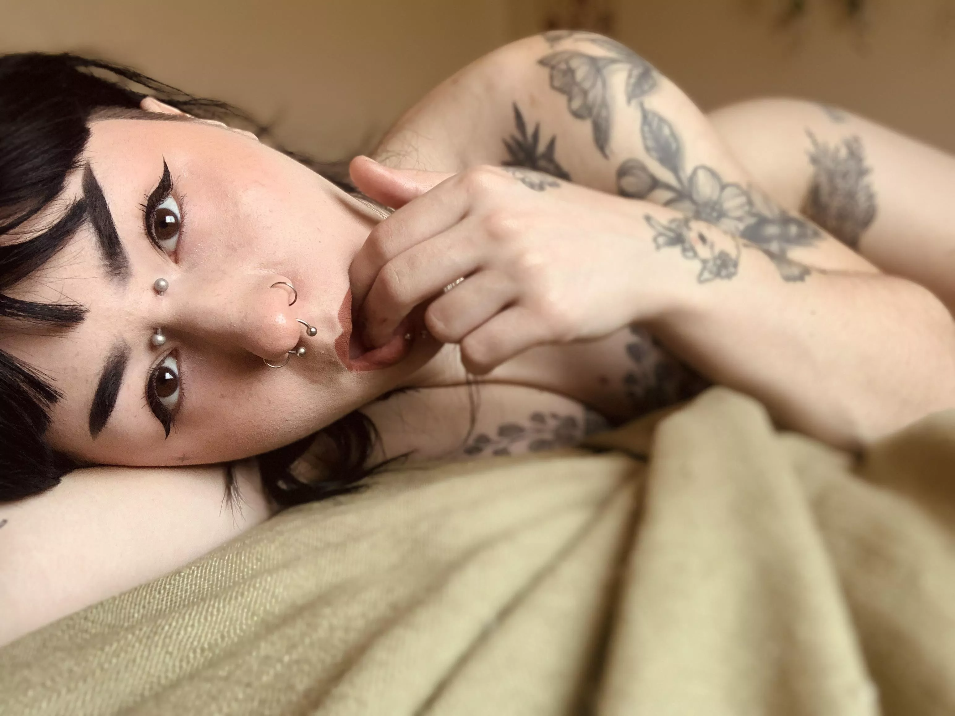 oh hi 😈 posted by ohhoneymadalyn