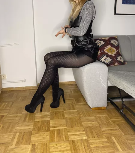 Oh Hi 😊 by kirojpg