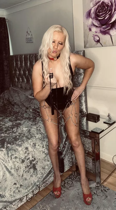 Oh I’ve got you wrapped around my middle finger haven’t I…get on your knees and say Yes Mistress by sparkly-and-savage