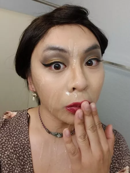 Oh my! 🙀🙊😘 by [deleted]