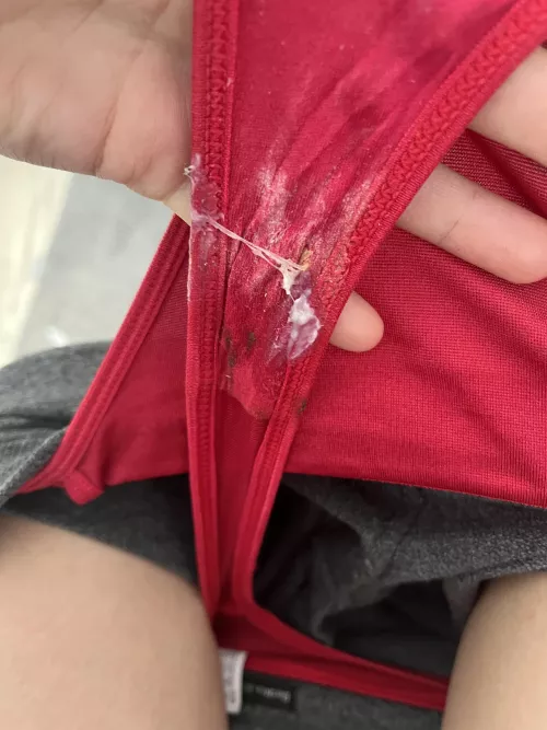 Oh my! One day wear shouldn’t turn into this but it does. I didn’t even come lost night 😱 by Several-Disaster6452