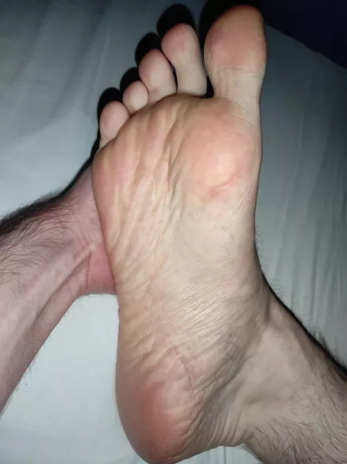 Oh no, my feet are cold again! What should I do? by TheMoonSwimmer