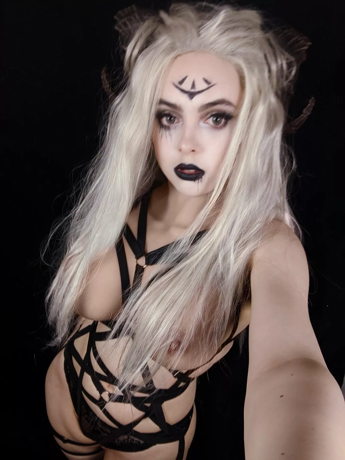 Oh no! Your dirty thoughts have summoned a demon 😈 Wdyd posted by Haillynka