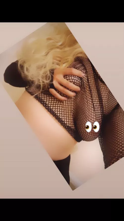 Oh tell me how you’d squeeze them and make my pussy drip for you 😩😘 please Sir? x by mindbodylifemoney