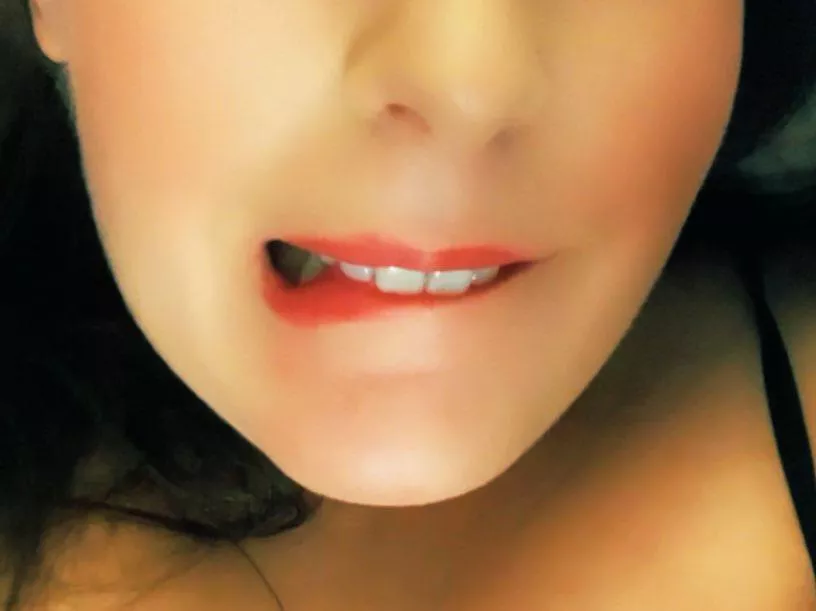 Oh the lip bite comes out without me realising! posted by MaeveMinxy