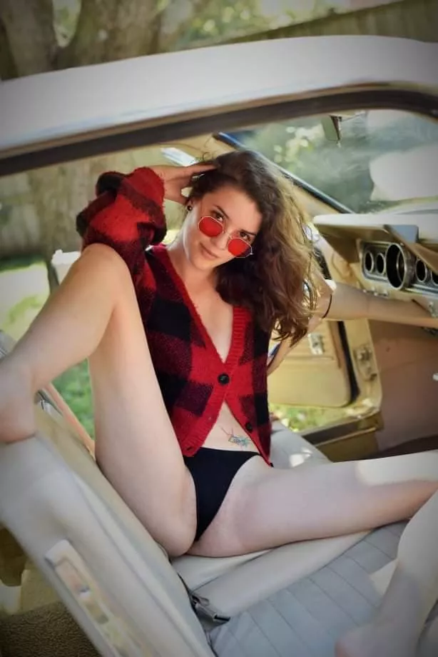 Ohai, do you like 6ft tall thin women? 💋 Info in commentsss ❤ posted by Starshine_MeowMeow