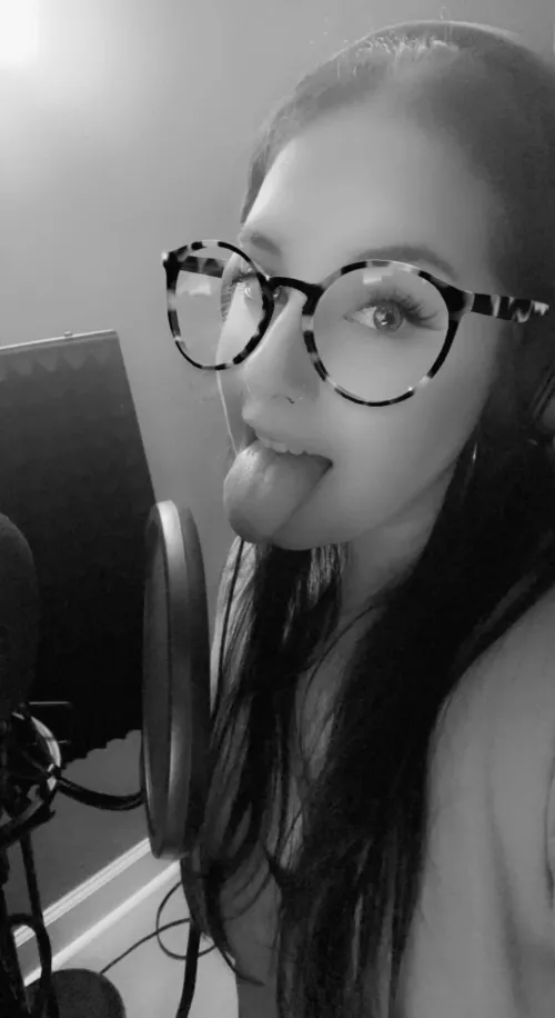 Ohh hi. by JaxxxDaniels44