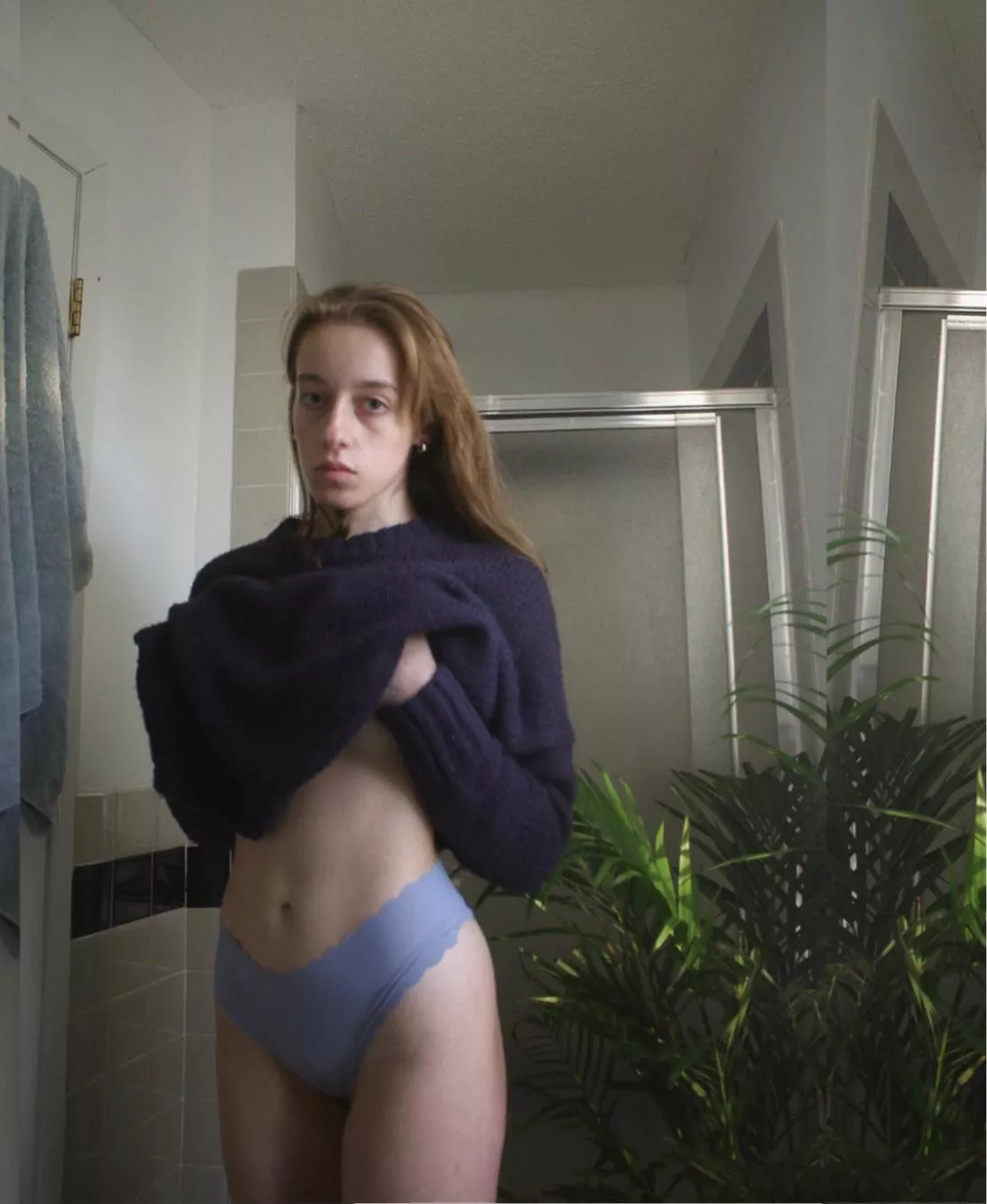 oh-so sensual self portrait 💙 posted by naltiak_