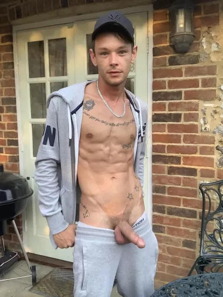 Oi you, on your knees mate by barbanco07