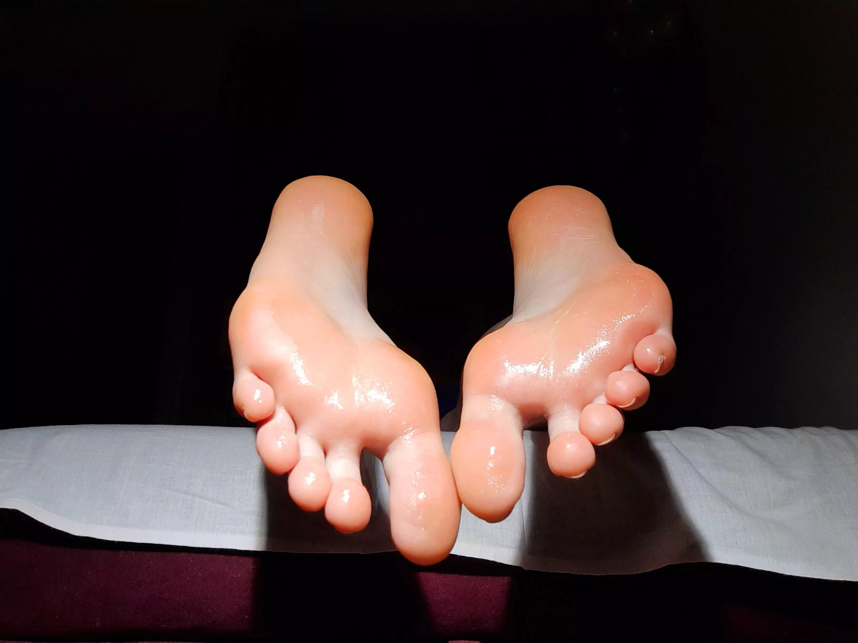 Oiled up and ready to get surprised ;) posted by EsteriFicational