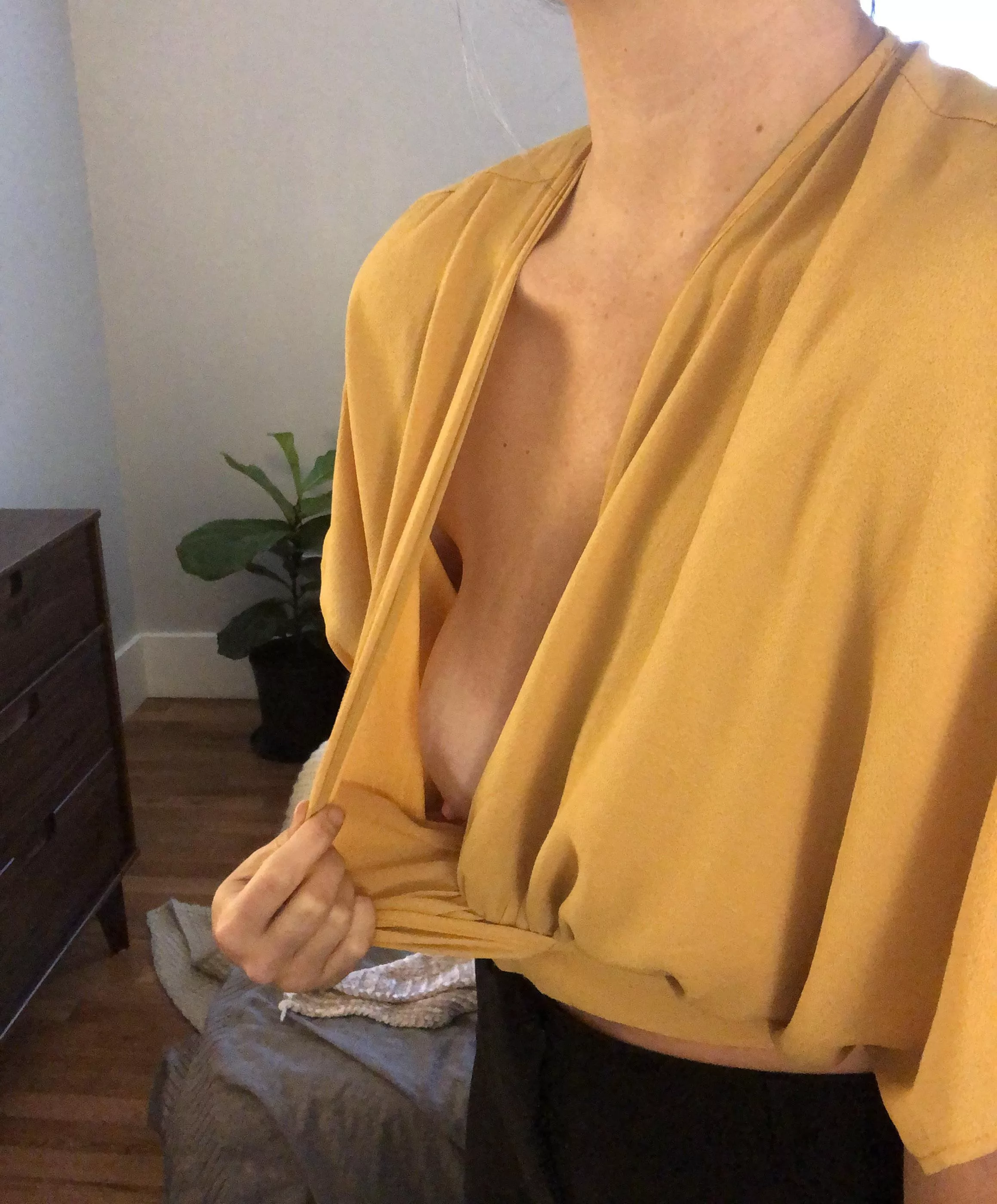 Okay, but just a quick peek 🤫 posted by sweetanniegray