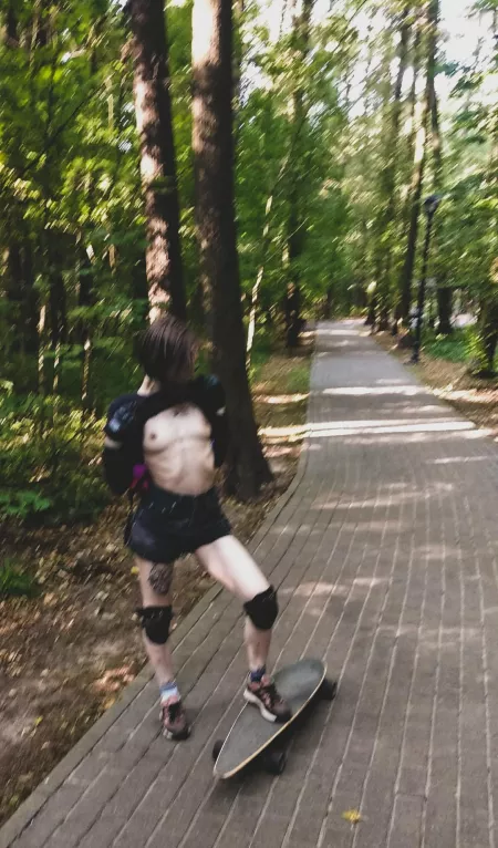 Okay, I'll get you guys 🤗You don't like REAL PUBLIC here🌬️ Nudes in the park by msrinamoon