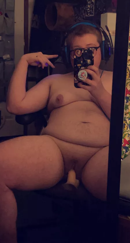 old photo but pleaseeee tell me what you’d do to me if you walked in on me like this 🥺 (18, he/they, little) by toastfag023