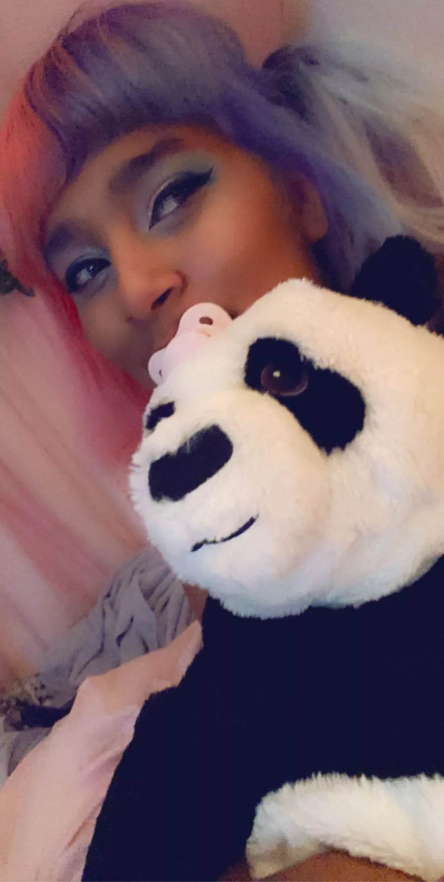 ~old pic~ I looove pandas, I have 3 pandas, one small, one medium (the one on the pic) and one suuuper big! Daddy got me a panda that’s the same size as me for Christmas 😍😍😍 posted by BabyBaconPanda