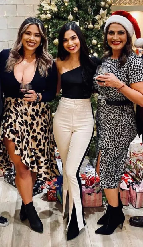 Oldest daughter,youngest or Mom by Sexypornaddicte