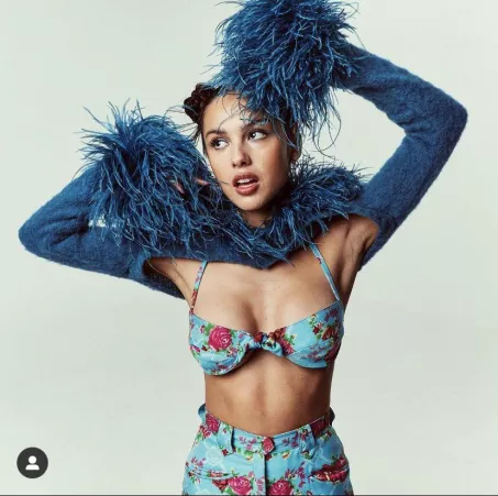 Olivia rodrigo by Guyguy02690