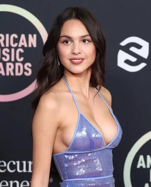 Olivia Rodrigo needs to be fucked like a Fleshlight by celtred