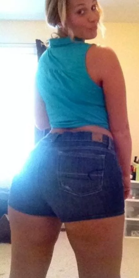 Olivia short shorts by LasherDeviance