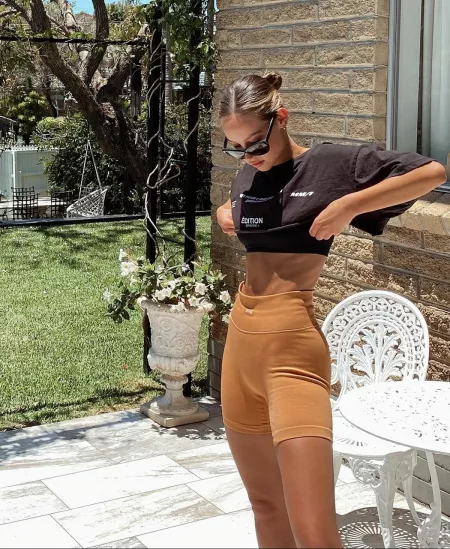 Olivia by HarryRichard2069