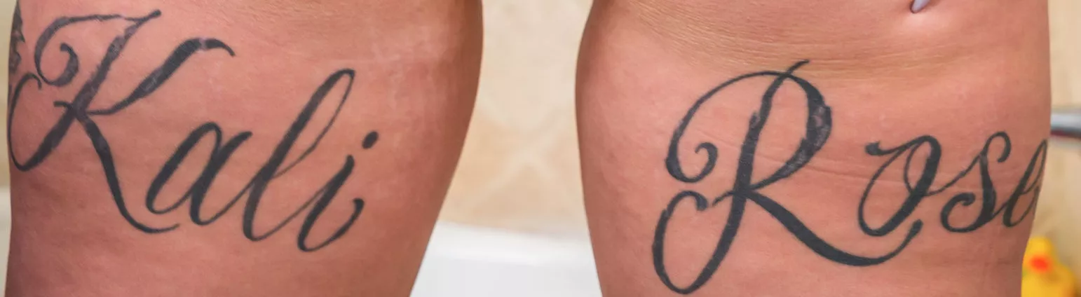 OMG, stretch marks on her signature tattoos!!! 😋 posted by Pornolex