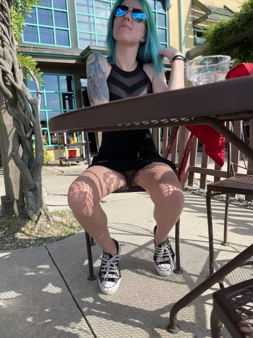 On a date by lilglitterbitch