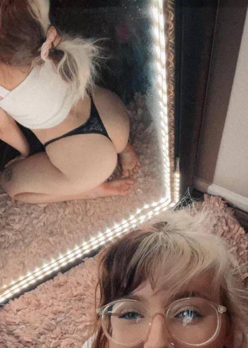 on my knees for you by peachyqueennxo