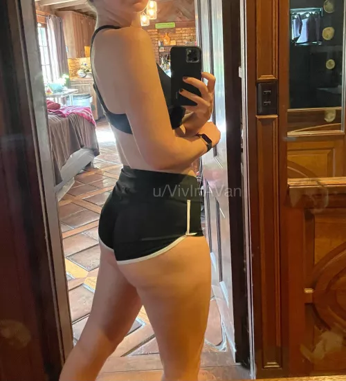 On my way to the gym by VivInAVan