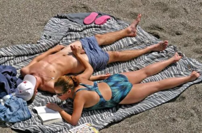 On the beach by boxobb