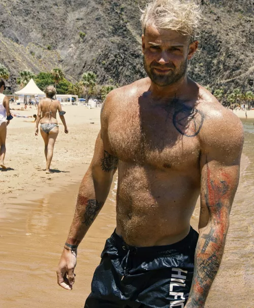 on the beach by mynastystory