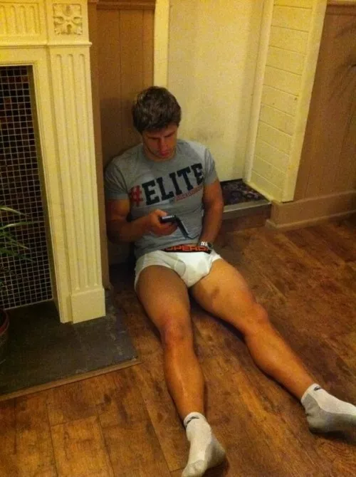 On the floor posted by menareamazing