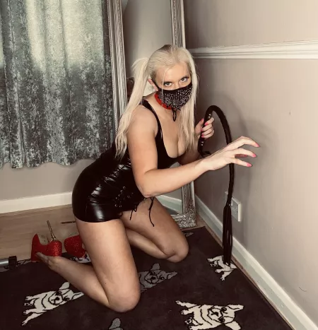 On the prowl, best hope I don’t decide to pounce by sparkly-and-savage