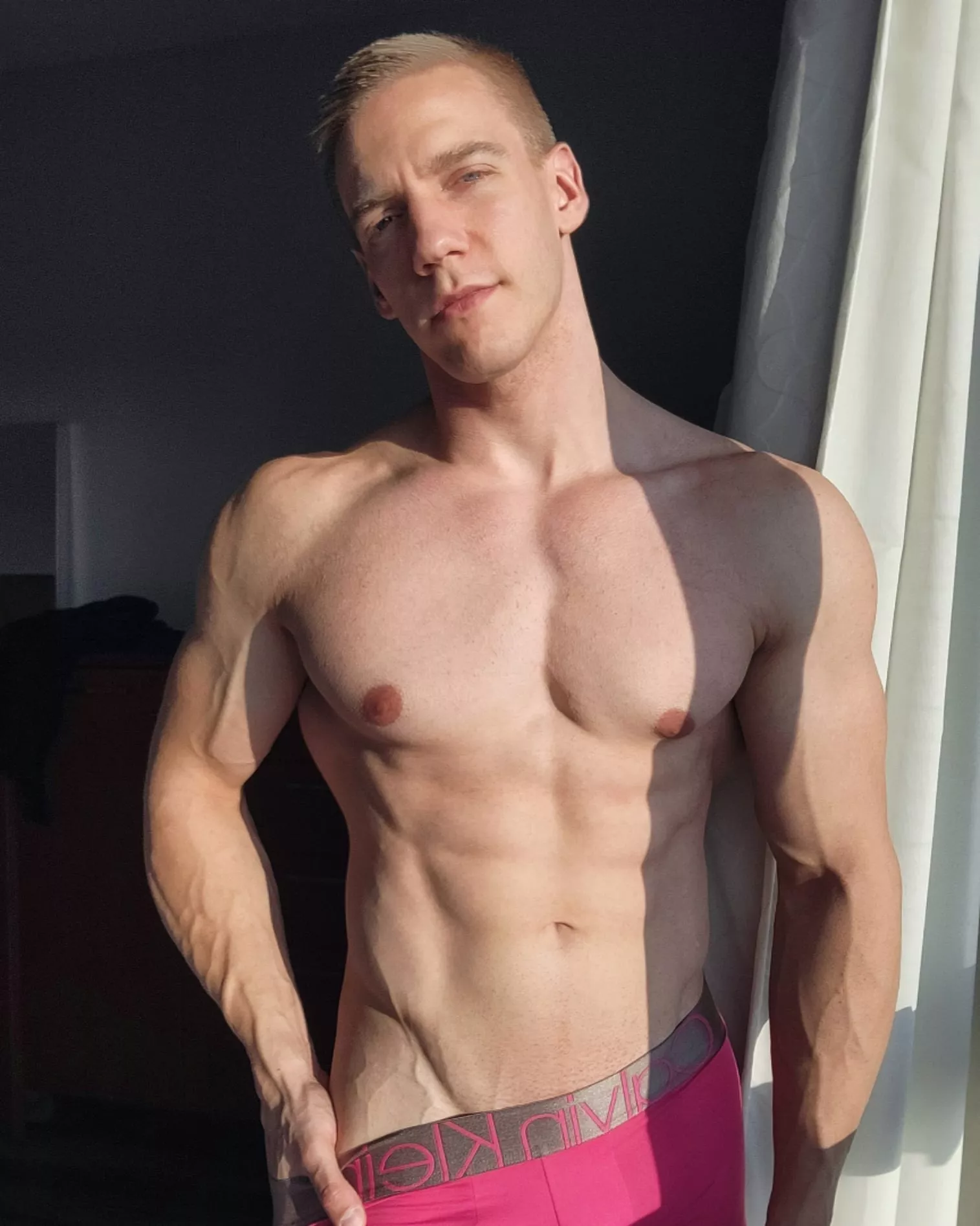 On Wednesdays, we wear pink.. don’t we ? 😜 posted by John_fitness91