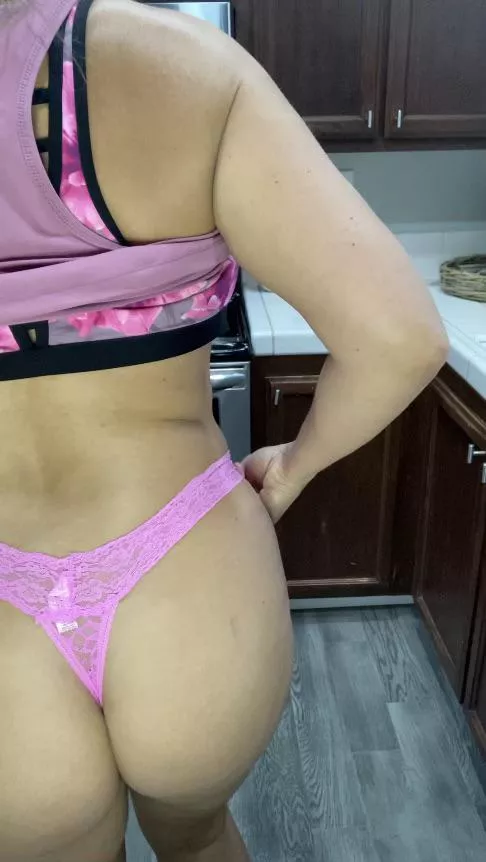 On Wednesdays we wear pink 💕Mom of 2 just trying to have some fun 😏😈 come play! posted by mommymrschief