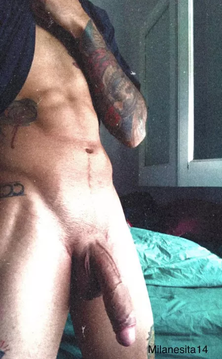 On your knees 😈 by milanesita14