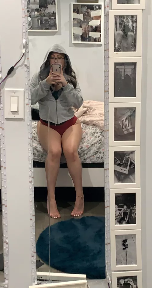 On your knees for me foot slave 👣 by Alexiangelb