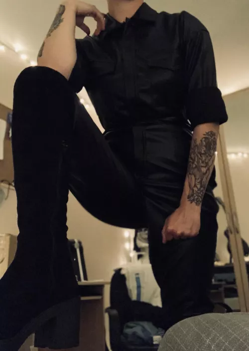 On your knees… I’ve not decided what to do with you yet by twinxxi